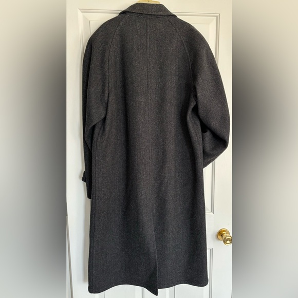 Beautiful vintage men’s wool coat. Dark grey and gorgeous weight. Probably XL - Picture 2 of 5